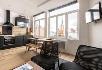Appartement 70m2 - plein centre allows 18 year olds to book a room