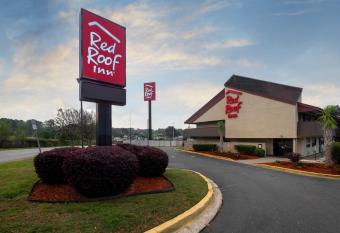Red Roof Inn Columbia West, SC has Smoking rooms