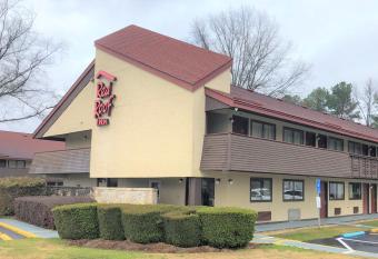 Red Roof Inn Atlanta South ~ Morrow allows 18 year olds to book a room