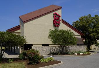 Red Roof Inn Toledo - Maumee allows 18 year olds to book a room