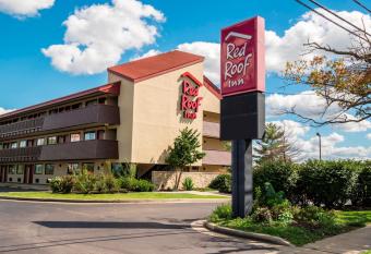 Red Roof Inn Cincinnati - Sharonville has Smoking rooms