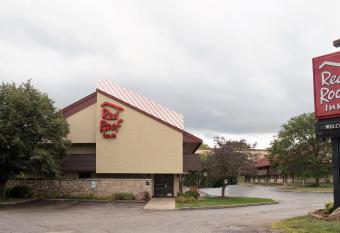 Red Roof Inn Kalamazoo West - Western Michigan U allows 18 year olds to book a room