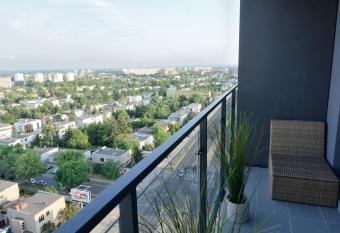 Bu  garska 59A- (1/2) pi  kny widok 14 pi  tro allows 18 year olds to book a room