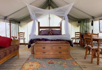 So Damn Lucky Glamping has Balcony rooms