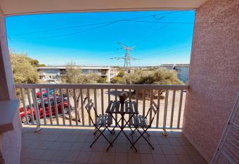 Sun 7 view Montpellier - Tr  s calme et Parking GRATUIT has Balcony rooms