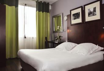 H  tel Du Centre Annemasse allows 18 year olds to book a room