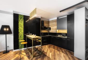 Apartamenty Nowa Kamienica Cz  stochowa Centrum Szymanowskiego 22A has Balcony rooms