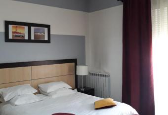 RESIDENCE Paradise allows 18 year olds to book a room