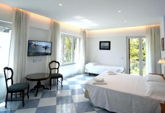 Maison Tonina Sorrento Coast has Balcony rooms