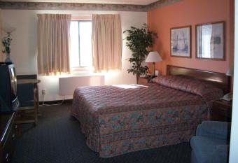 Lodi Valley Suites has rooms with a private hot tub