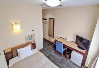 Kadoma Public Hotel / Vacation STAY 33572 allows 18 year olds to book a room