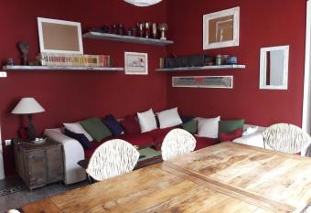 la casa di Ale e i suoi piccoli amici in zona separata della casa allows 18 year olds to book a room