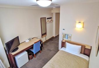 Kadoma Public Hotel/ Vacation STAY 33571 allows 18 year olds to book a room
