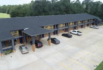 Days Inn by Wyndham Camilla has Smoking rooms