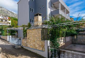 Apartments Kristina has Balcony rooms