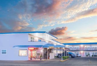 Knights Inn & Suites by Sonesta Pecos has Smoking rooms