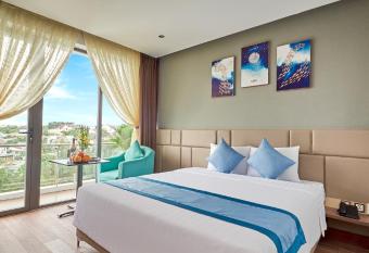 Boston Hotel has Balcony rooms