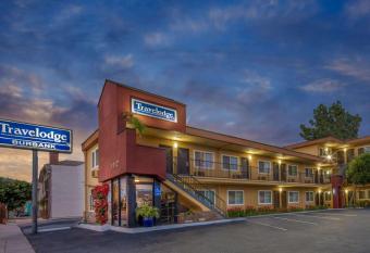 Travelodge by Wyndham Burbank-Glendale allows 18 year olds to book a room