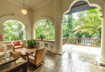 Rumah Budi Susanto by Bukit Vista has Balcony rooms