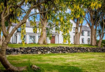 Altahammond House allows 18 year olds to book a room