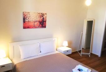 Comfortable Apartment Close to the Airport has Balcony rooms