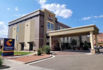 Comfort Suites Kanab National Park Area allows 18 year olds to book a room