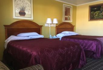 Budget Inn Plainview has Smoking rooms