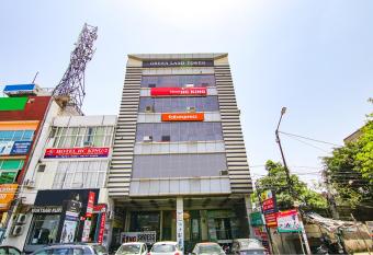 FabExpress HC King allows 18 year olds to book a room