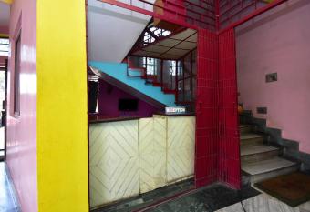 OYO Flagship 40648 Deep Residency allows 18 year olds to book a room
