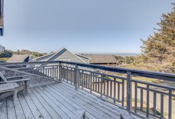 Sophie's Place has Balcony rooms