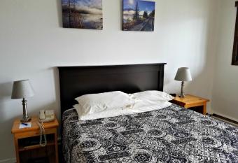 Soldotna Inn allows 18 year olds to book a room