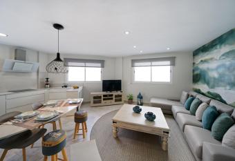 Lucys Home has Balcony rooms