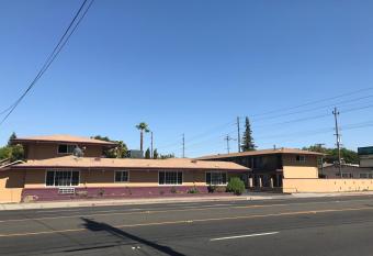 Economy Inn has Smoking rooms