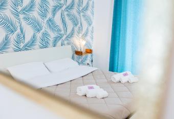 Zangara Flat has Balcony rooms