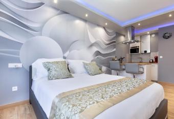 Mick Appart Toulouse Jean Jaures allows 18 year olds to book a room