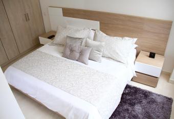 Apartamentos Loft Mikonos allows 18 year olds to book a room