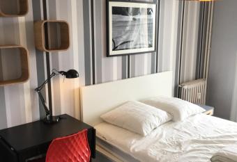 LE ST PATERNE, Hyper Centre, 3 chambres tt confort allows 18 year olds to book a room