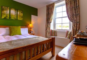 The Ship in Dock Inn allows 18 year olds to book a room