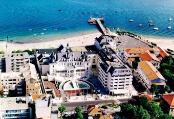 Appart h  tel Le Trianon allows 18 year olds to book a room