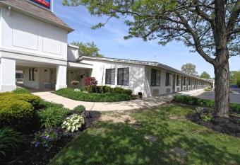 Suburban Studios Mentor ~ Cleveland Northeast has Smoking rooms