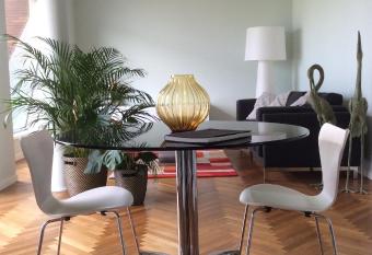 JULIA LUXURY SUITE allows 18 year olds to book a room