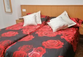 Apartamento Pascual Benidorm allows 18 year olds to book a room