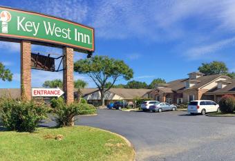 Hotel Del Sol - Pensacola has Smoking/Balcony rooms