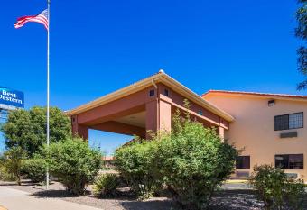 Best Western Socorro Hotel & Suites allows 18 year olds to book a room