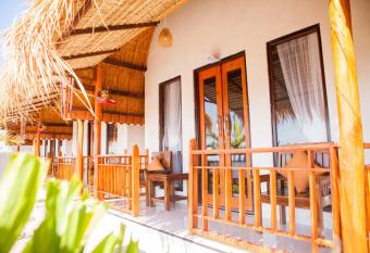 Dayuh House has Balcony rooms