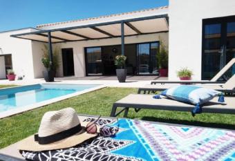 La villa Crau Alpilles Camargue has Balcony rooms