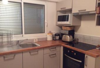 L   escale has Balcony rooms