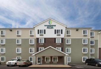 WoodSpring Suites Murfreesboro allows 18 year olds to book a room