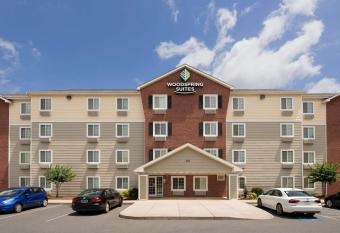 WoodSpring Suites Charlotte Gastonia allows 18 year olds to book a room