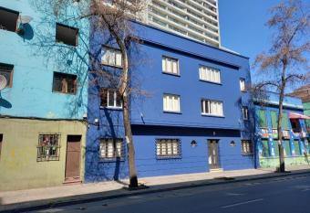 Departamentos Altomoneda Vidaurre allows 18 year olds to book a room